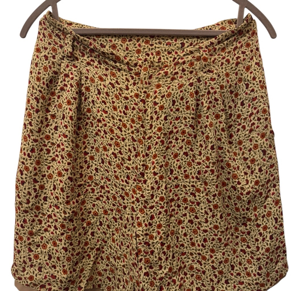 Vintage 100% Silk Shorts High Rise Small Ditzy Floral 5” Inseam Double Layer - Picture 2 of 12
